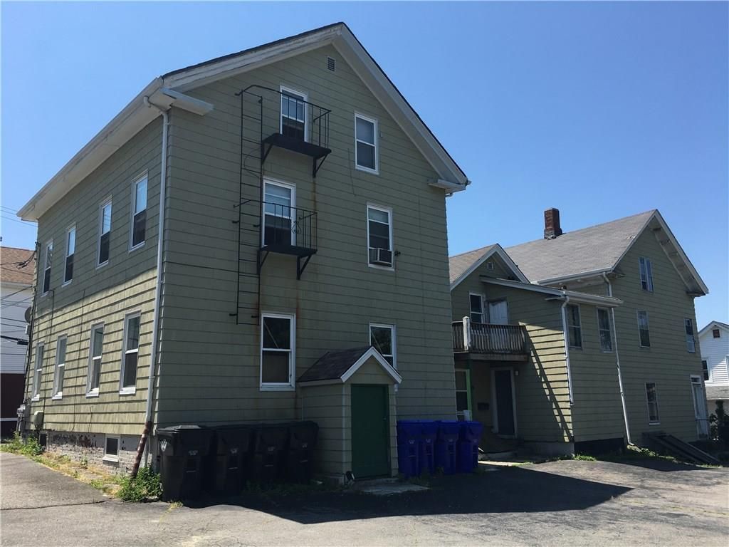 33 Cowden St, Central Falls, RI 02863